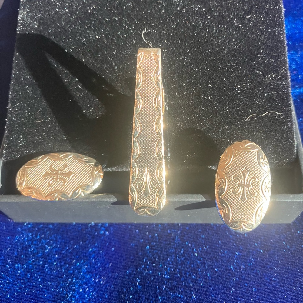 Vintage Fleur di lis Cufflinks and Tie Clip Set